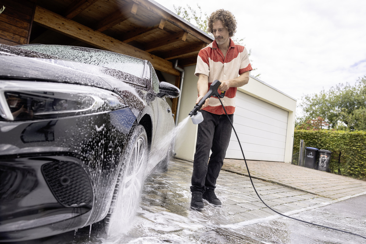 Lavage extérieur de la carrosserie à la main